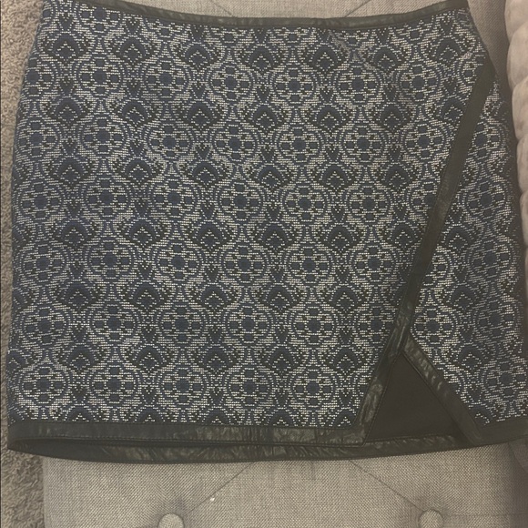 Express Blue White Textured Mini Skirt Size 6 Patterned Career Skirt - Picture 5 of 5